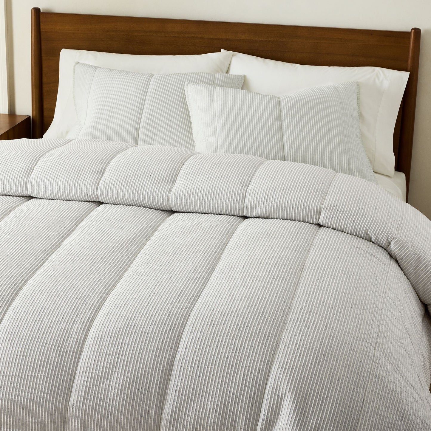 Heathered Linear Comforter & Shams